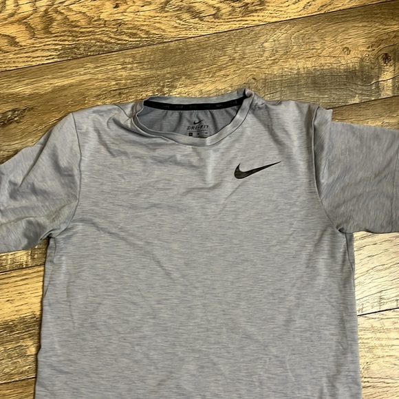 Boys Nike Dri fit T shirts - Picture 2 of 4
